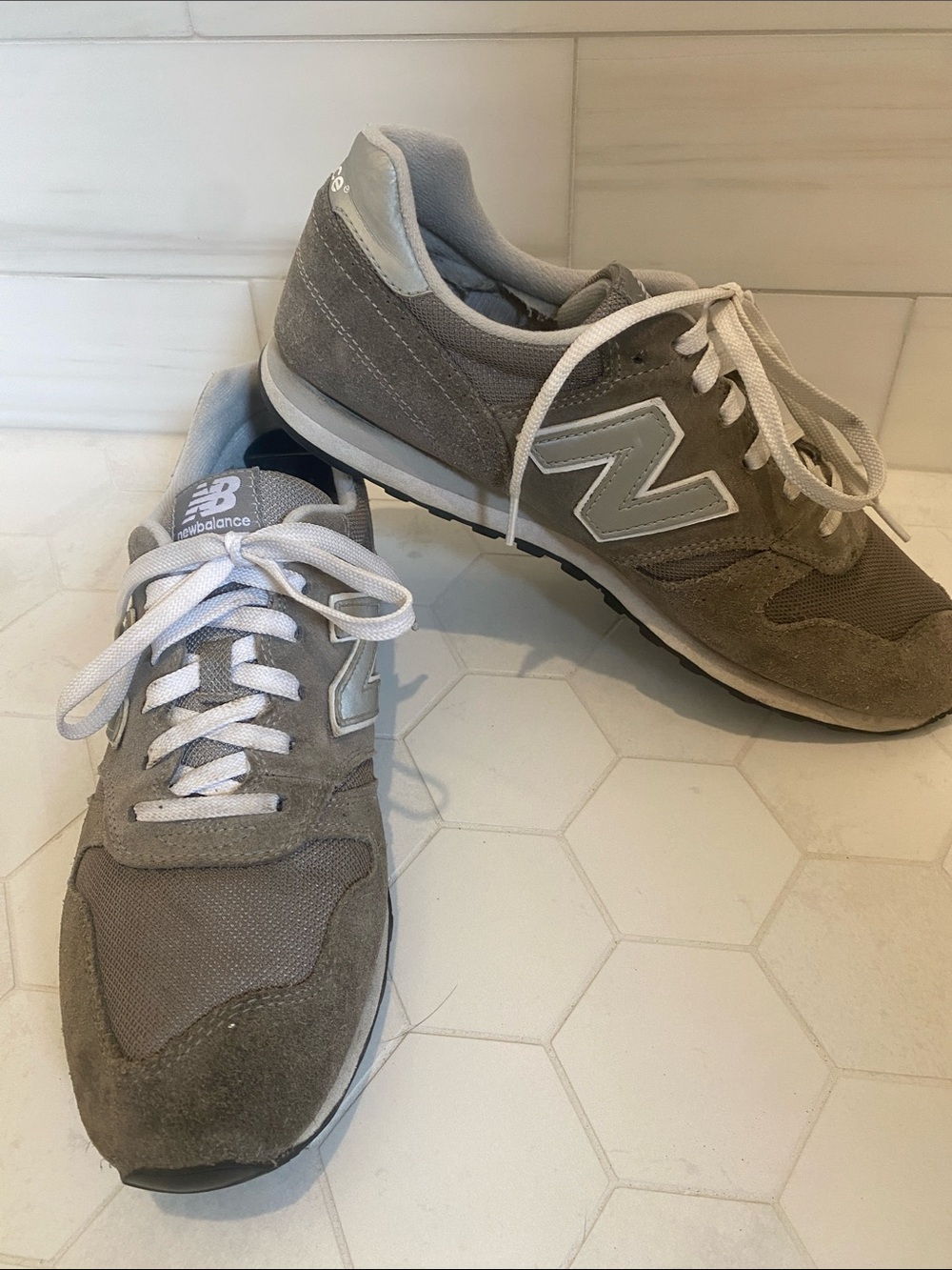 New Balance Men's 373 Sneaker Gray Suede size 9.5
